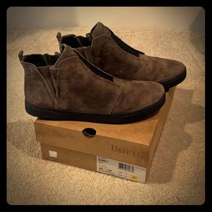 Born Sneaker Boot (women’s 11)